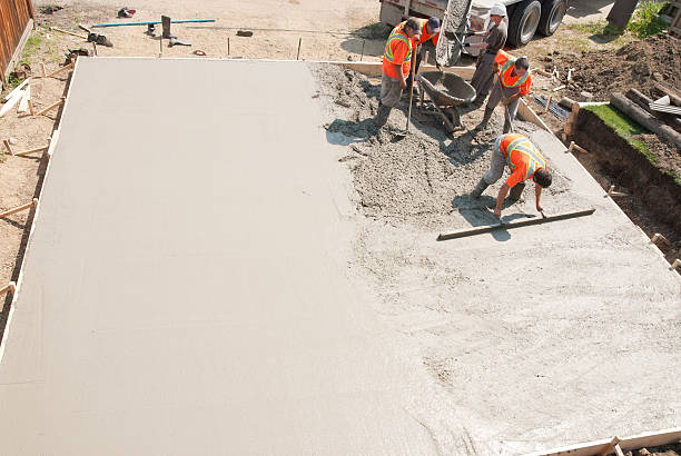 Best Local Concrete Companies  in Hooks, TX